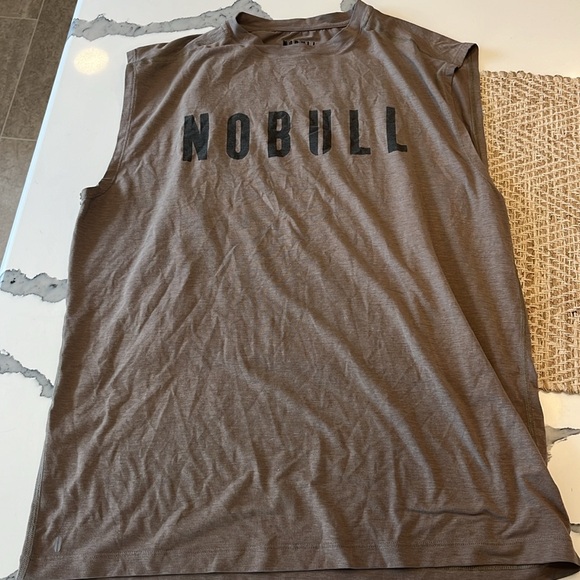 2 Nobull muscle tanks - Picture 3 of 4
